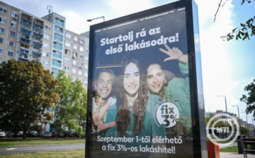 A külföldön dolgozó fiataloknak is biztosítaná a 3%-os hitelt a kormány