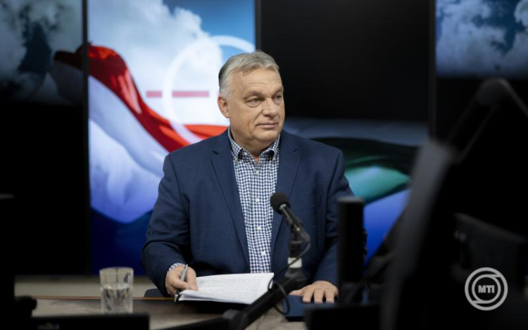 Orbán Viktor: itt a repülőrajt!