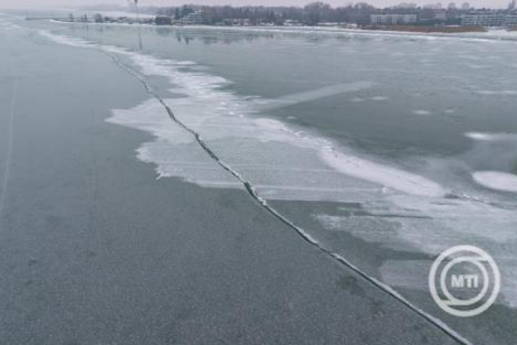 Életveszélyes a jégen tartózkodni!