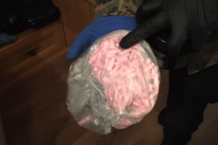 Még a hűtőben is drogot talált Roni - VIDEÓ