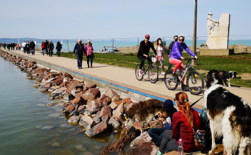 Balatoni Turizmus Szövetség: nem zárt be a Balaton augusztus 20. után