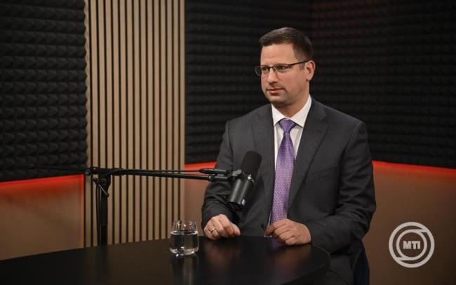 Gulyás Gergely szerint minden másnál veszélyesebb, ha a magyar baloldal kerül kormányra