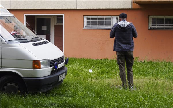 Leugrott az erkélyről és életveszélyesen megsérült egy kisfiú Szegeden