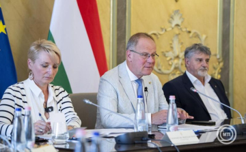 Navracsics Tibor szerint a fejlesztéspolitika és az önkormányzatok együttműködése nem pártalapú