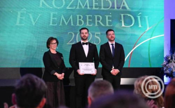 Kapu Tibor átvette a Közmédia Év Embere Díját