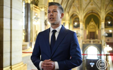Magyar Péter: a Tisza-kormány megnyitja az ügynökaktákat